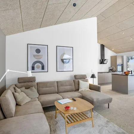 France - 1km From The Sea By Interhome